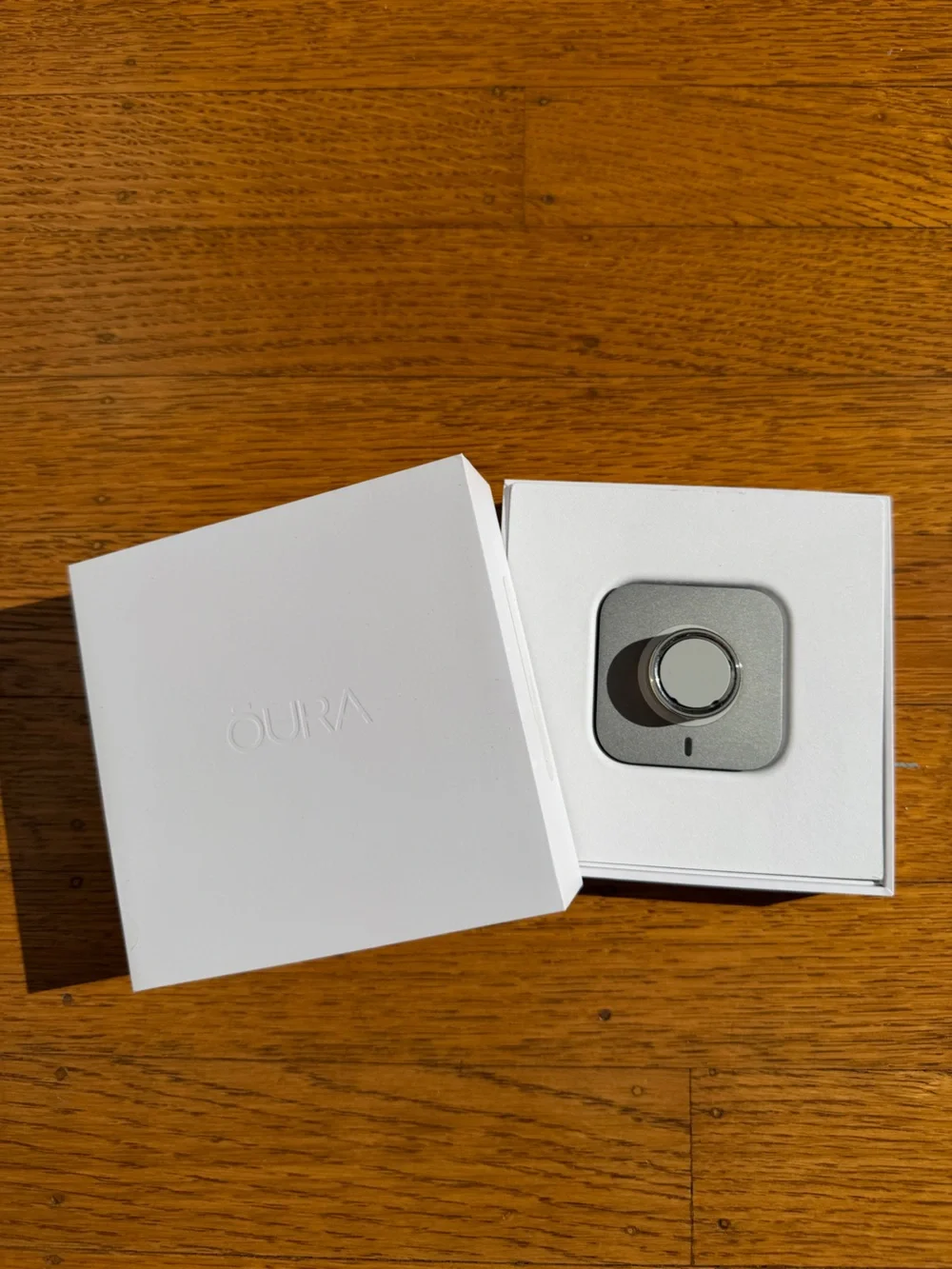 Gold Oura Ring 4 + Charging Case (Size 9)